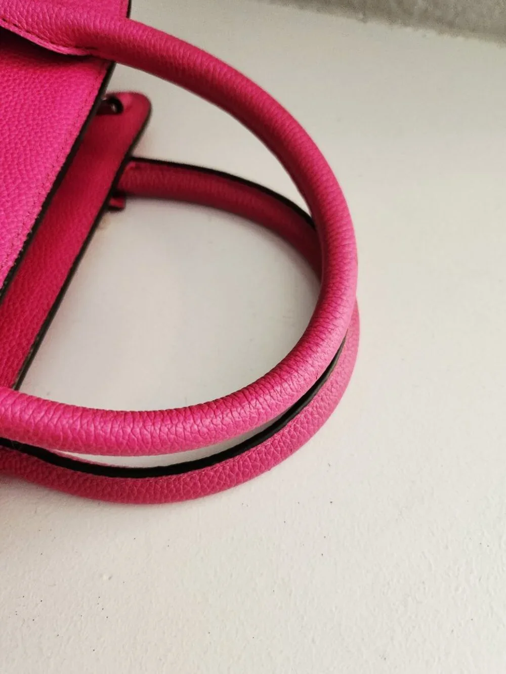 Like New Michael Kors Rasberry Pink Shoulder/Crossbody Bag Purse